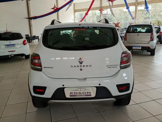 RENAULT-SANDERO-2018