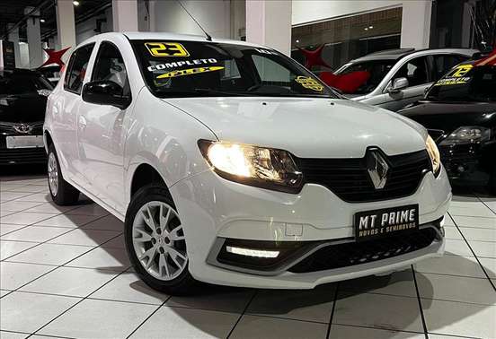 RENAULT-SANDERO-2022