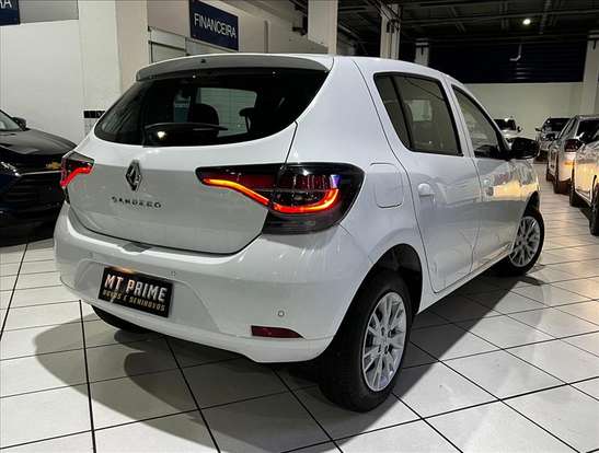 RENAULT-SANDERO-2022