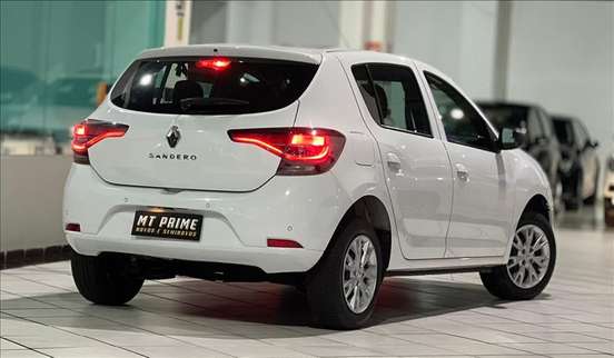 RENAULT-SANDERO-2022