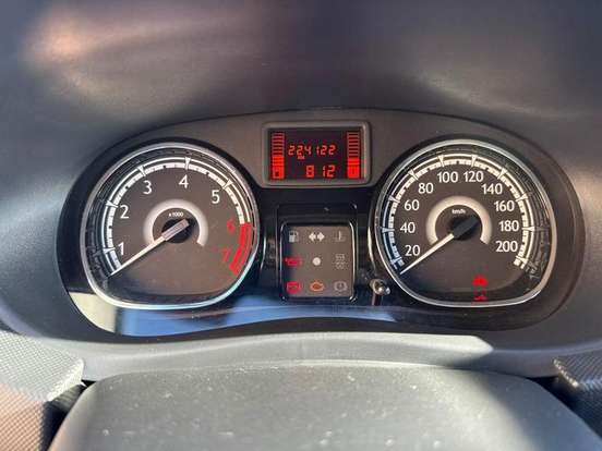 RENAULT-SANDERO-1.0 EXPRESSION 16V FLEX 4P MANUAL RENAULT-SANDERO-2014