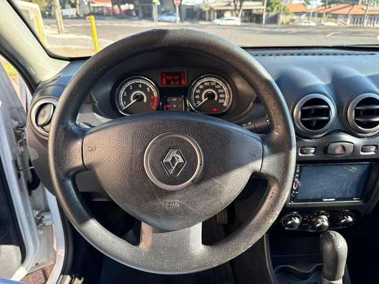 RENAULT-SANDERO-1.0 EXPRESSION 16V FLEX 4P MANUAL RENAULT-SANDERO-2014