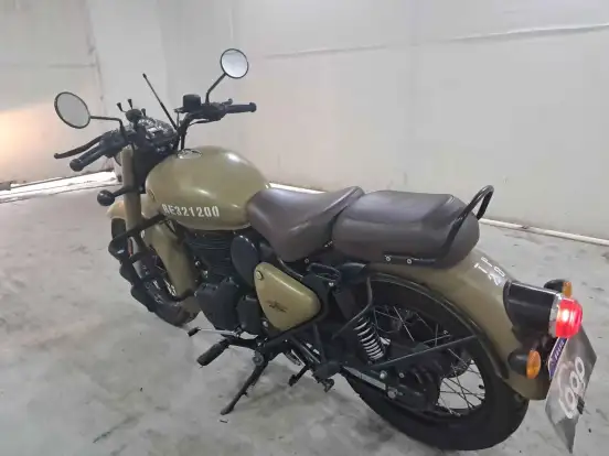 ROYAL ENFIELD-CLASSIC 350-2023