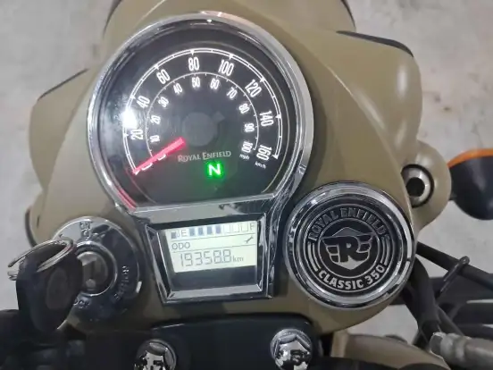 ROYAL ENFIELD-CLASSIC 350-2023