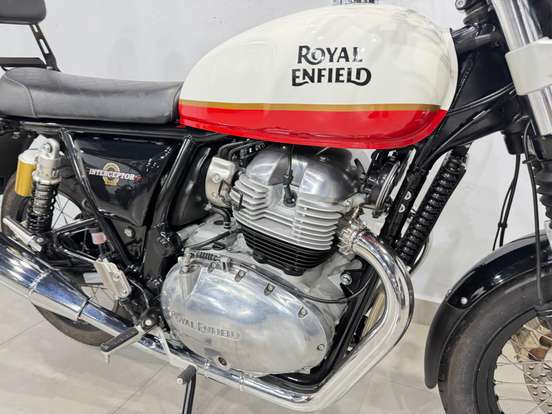 ROYAL ENFIELD-INTERCEPTOR-2023