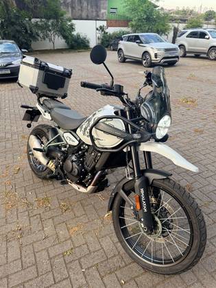 ROYAL ENFIELD HIMALAYAN 450 KAMET WHITE 