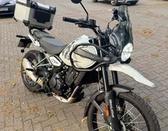 ROYAL ENFIELD HIMALAYAN 450 KAMET WHITE ROYAL ENFIELD HIMALAYAN 450 KAMET WHITE