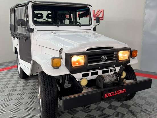 TOYOTA-BANDEIRANTE-3.7 BJ50LV 4X4 TETO RIGIDO DIESEL 2P MANUAL TOYOTA-BANDEIRANTE-1989