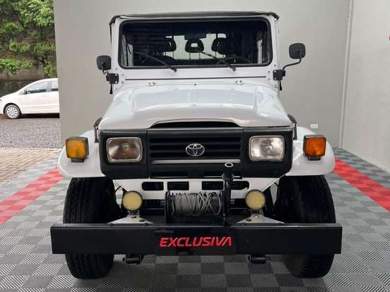 TOYOTA-BANDEIRANTE-3.7 BJ50LV 4X4 TETO RIGIDO DIESEL 2P MANUAL TOYOTA-BANDEIRANTE-1989