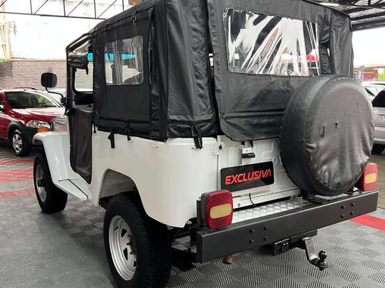 TOYOTA-BANDEIRANTE-3.7 BJ50LV 4X4 TETO RIGIDO DIESEL 2P MANUAL TOYOTA-BANDEIRANTE-1989