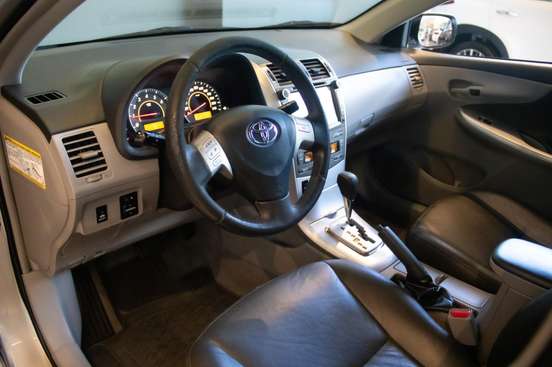 TOYOTA-COROLLA-2012