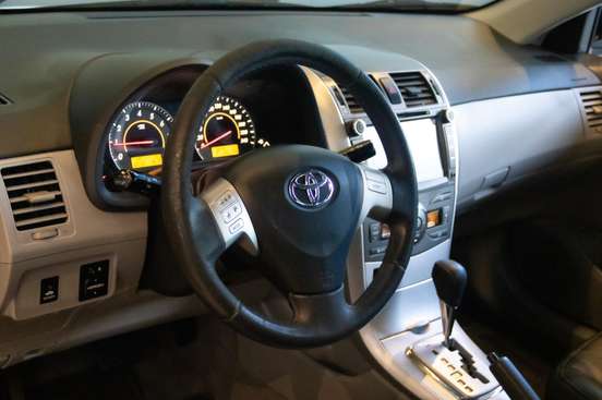 TOYOTA-COROLLA-2012