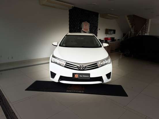 TOYOTA-COROLLA-2015