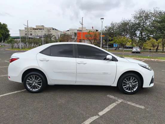 TOYOTA-COROLLA-1.8 GLI UPPER 16V FLEX 4P AUTOMÁTICO TOYOTA-COROLLA-2017