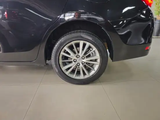 TOYOTA-COROLLA-2014