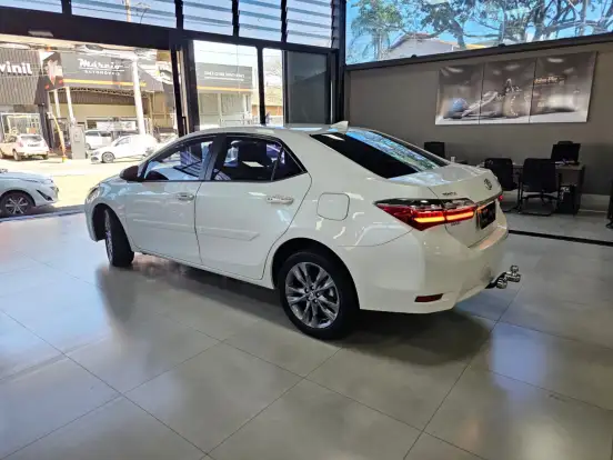 TOYOTA-COROLLA-2018