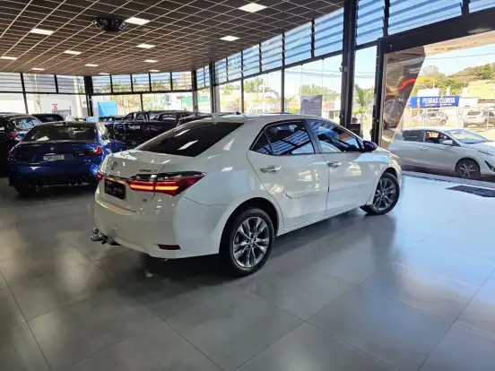 TOYOTA-COROLLA-2018
