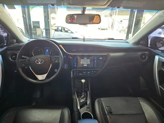 TOYOTA-COROLLA-2018