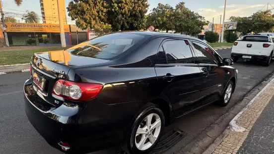 TOYOTA-COROLLA-2011