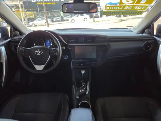 TOYOTA-COROLLA-2019
