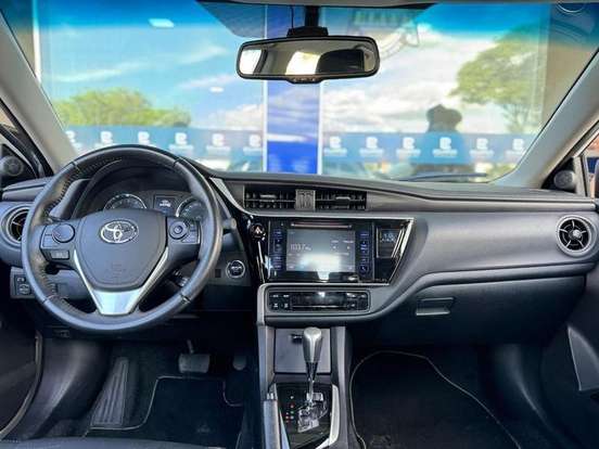 TOYOTA-COROLLA-2018