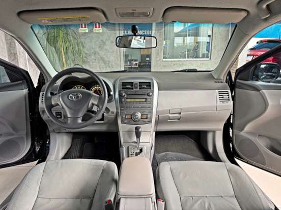TOYOTA-COROLLA-2010
