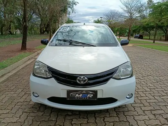 TOYOTA-ETIOS-2013