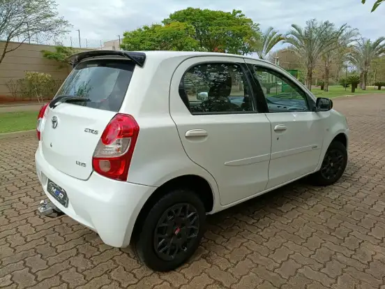 TOYOTA-ETIOS-1.3 XS 16V FLEX 4P MANUAL TOYOTA-ETIOS-2013
