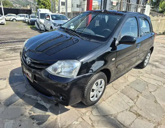 TOYOTA-ETIOS-1.3 XS 16V FLEX 4P MANUAL TOYOTA-ETIOS-2013