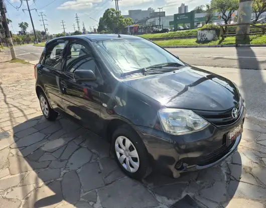 TOYOTA-ETIOS-1.3 XS 16V FLEX 4P MANUAL TOYOTA-ETIOS-2013