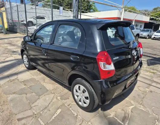 TOYOTA-ETIOS-1.3 XS 16V FLEX 4P MANUAL TOYOTA-ETIOS-2013