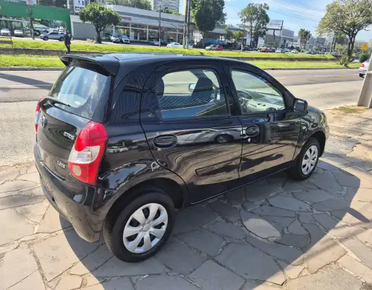 TOYOTA-ETIOS-1.3 XS 16V FLEX 4P MANUAL TOYOTA-ETIOS-2013