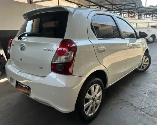 TOYOTA-ETIOS-2019