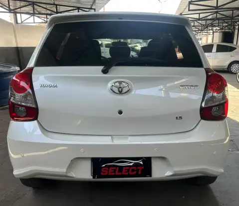 TOYOTA-ETIOS-2019