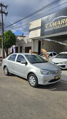 TOYOTA-ETIOS-2016