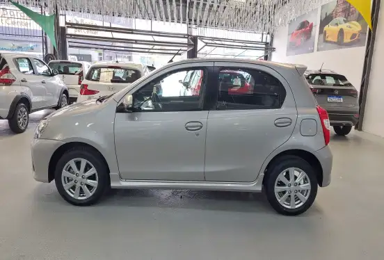 TOYOTA-ETIOS-2017