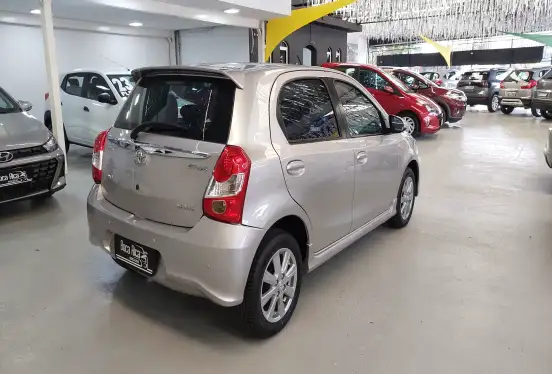 TOYOTA-ETIOS-2017