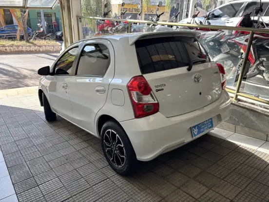 TOYOTA-ETIOS-1.5 XS 16V FLEX 4P AUTOMÁTICO TOYOTA-ETIOS-2018