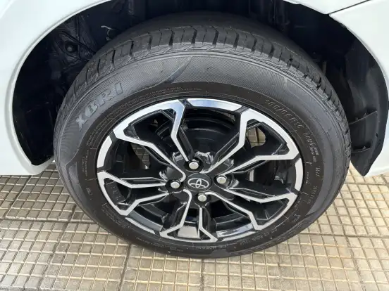 TOYOTA-ETIOS-2018