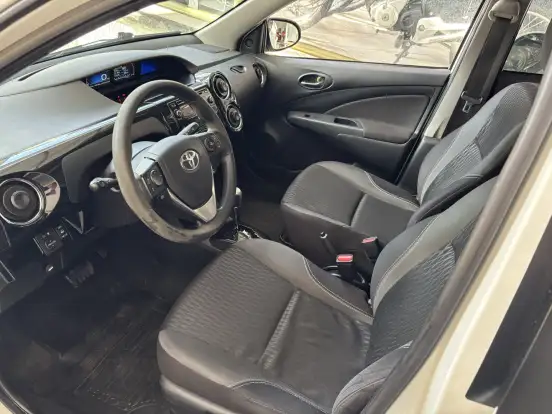 TOYOTA-ETIOS-2018