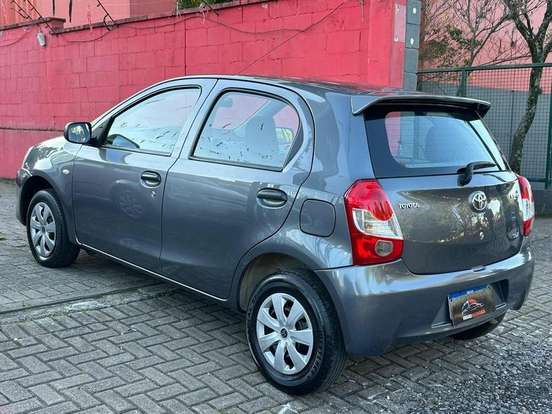 TOYOTA-ETIOS-2012