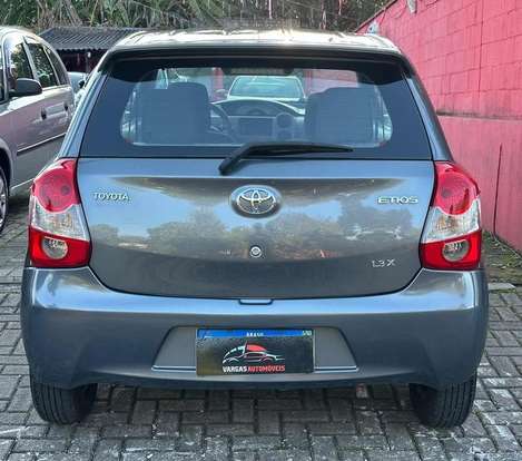 TOYOTA-ETIOS-2012