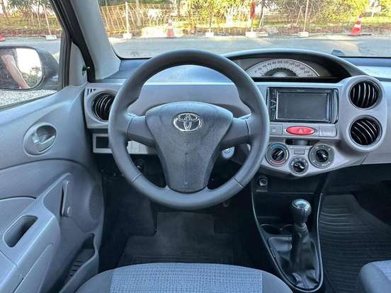 TOYOTA-ETIOS-2012