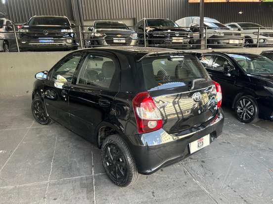 TOYOTA-ETIOS-2019