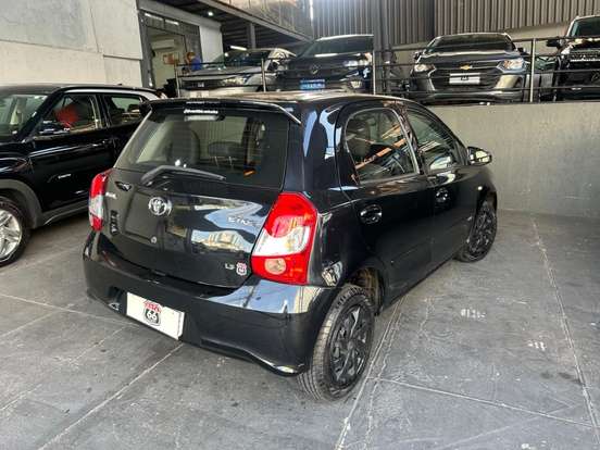 TOYOTA-ETIOS-2019