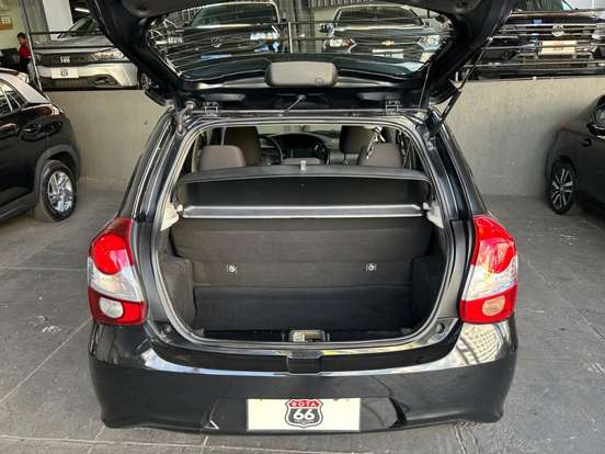 TOYOTA-ETIOS-2019