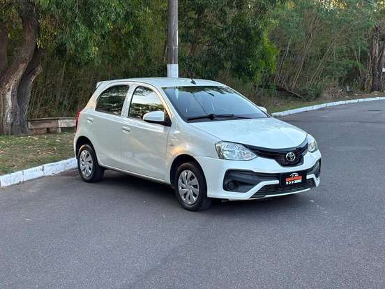 TOYOTA-ETIOS-2018
