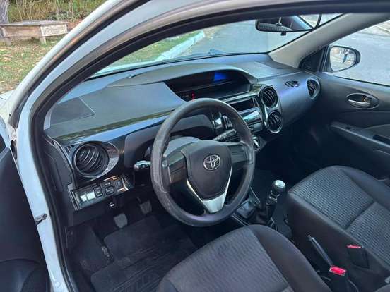 TOYOTA-ETIOS-2018