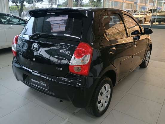 TOYOTA-ETIOS-2015