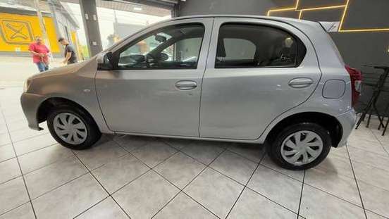 TOYOTA-ETIOS-2019